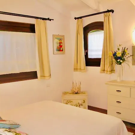 Vakantiehuis Con Privata Lettini E Ombrelloni Gratuiti Porto Cervo